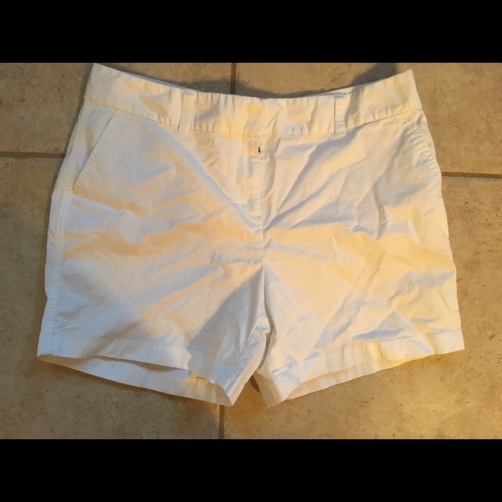 Vineyard Vines White Shorts SZ 16 EUC